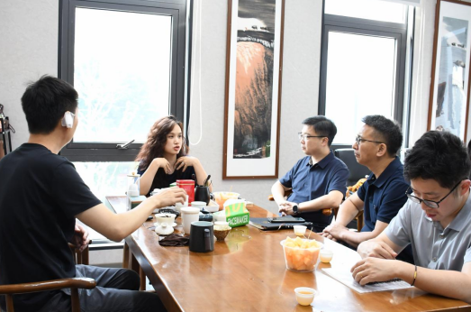 校企聚力搭平台 实践赋能启新篇 —我院与重庆卤味铺子食品有限公司开展校企合作交流会